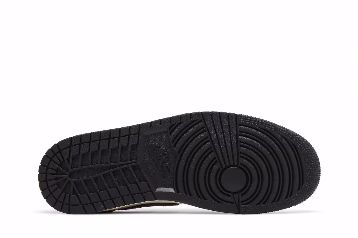 Air Jordan 1 Low OG Mocha, view 5