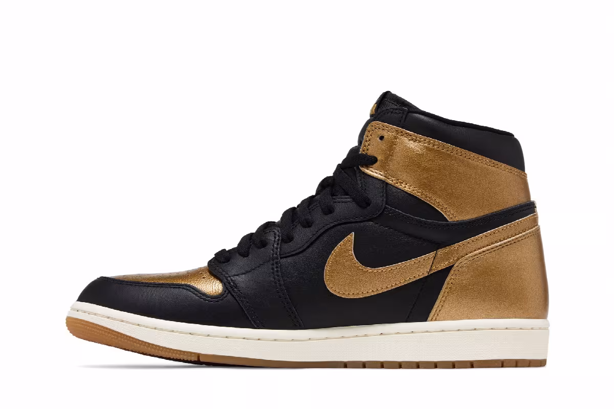 Air Jordan 1 High OG Black Gold, view 4