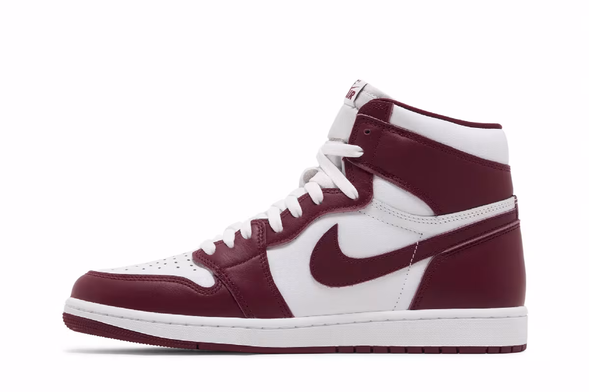 Air Jordan 1 High OG Artisanal Red, view 4