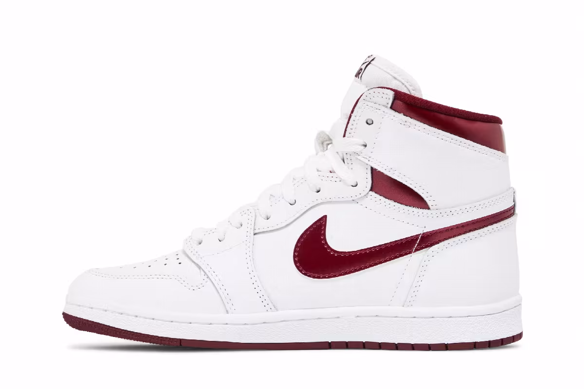 Air Jordan 1 High Metallic Burgundy, view 4
