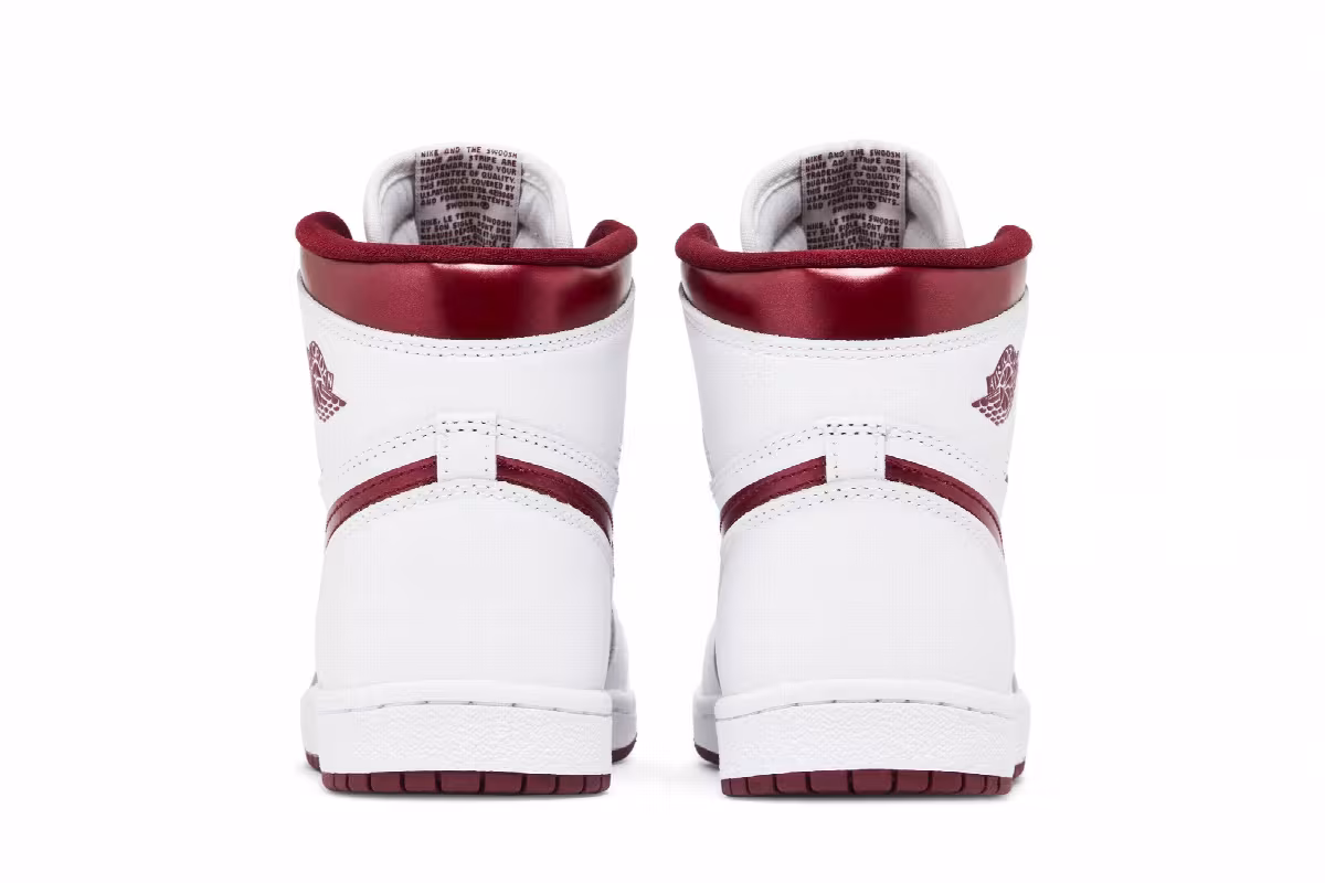 Air Jordan 1 High Metallic Burgundy, view 7