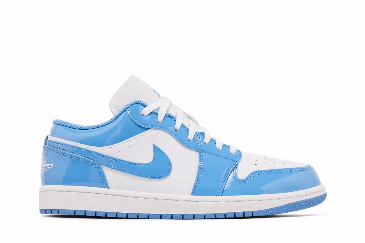Air Jordan 1 Low SE Legend Blue, view 2