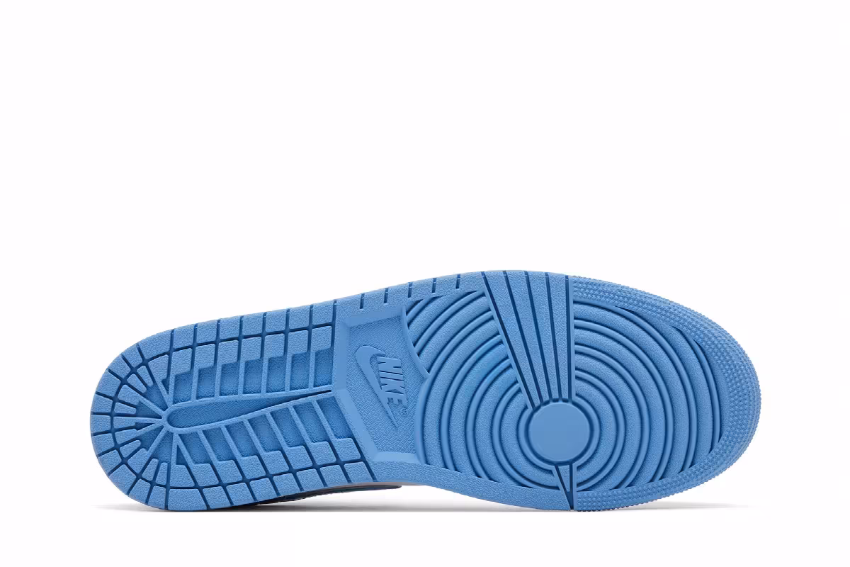 Air Jordan 1 Low SE Legend Blue, view 5