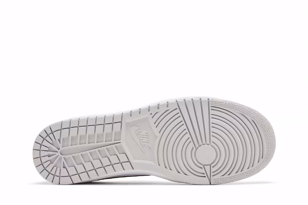 Air Jordan 1 Low Metallic Black, view 5