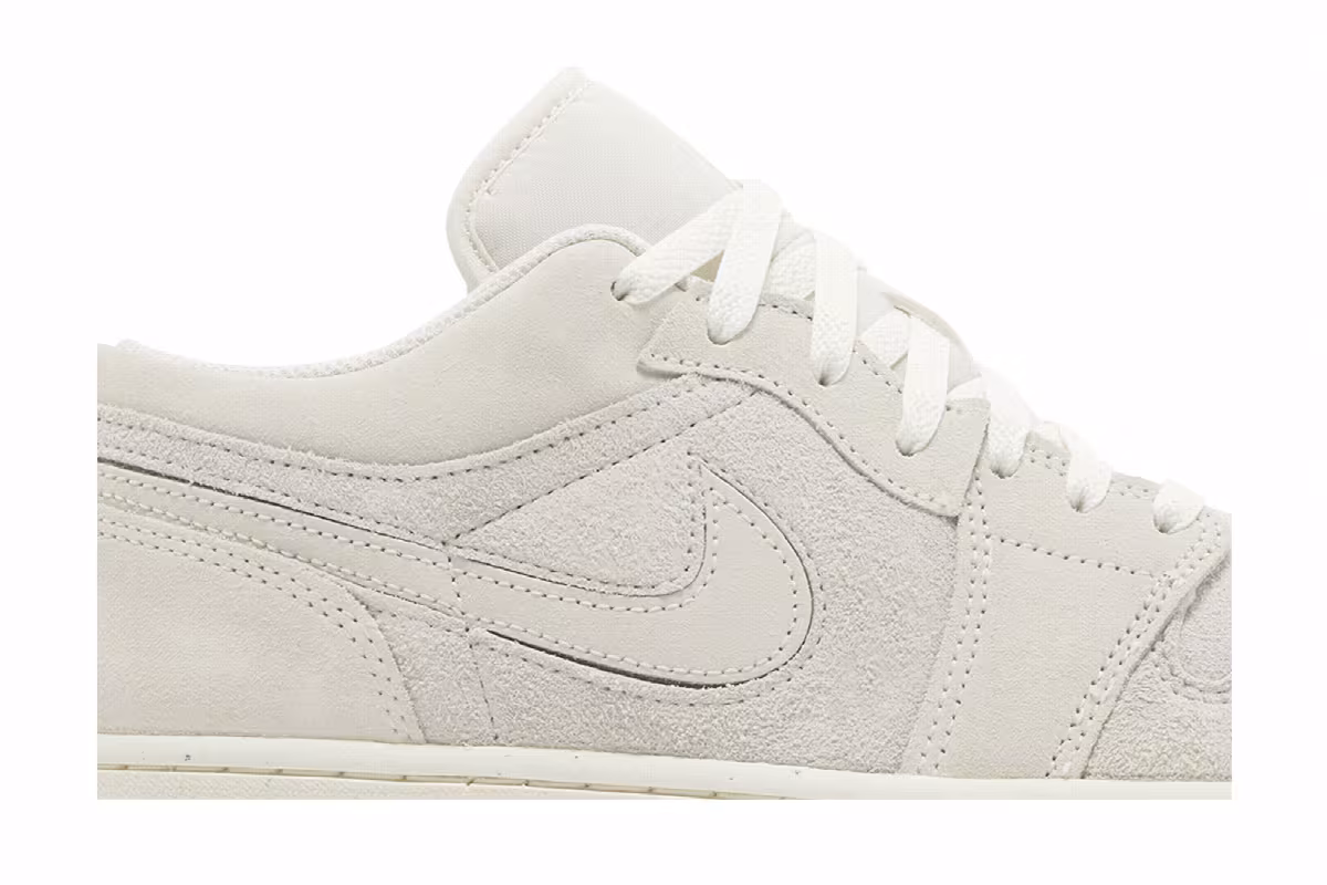Air Jordan 1 Low SE Craft Pale Ivory, view 3