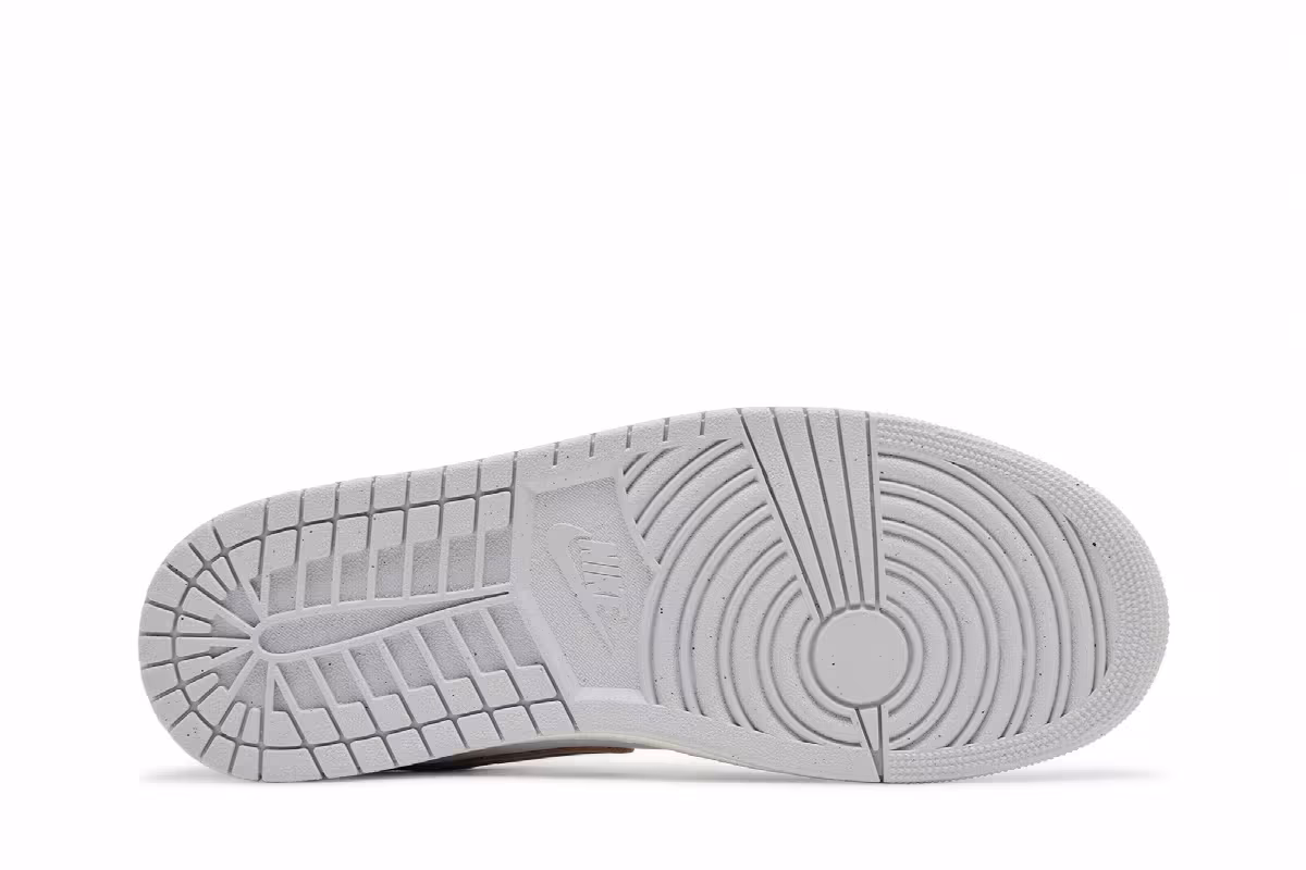Air Jordan 1 Low SE Oxidized Green, view 5