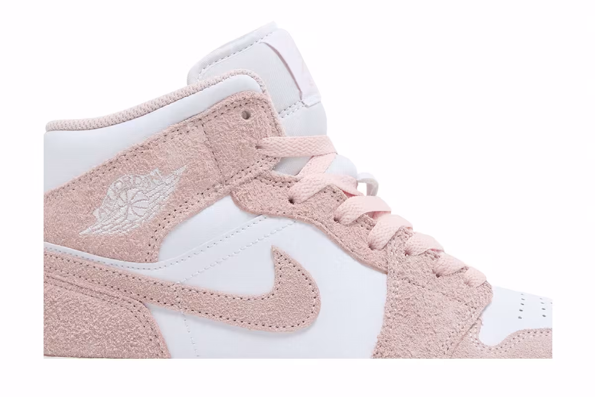 Air Jordan 1 Mid SE Legend Pink, view 3