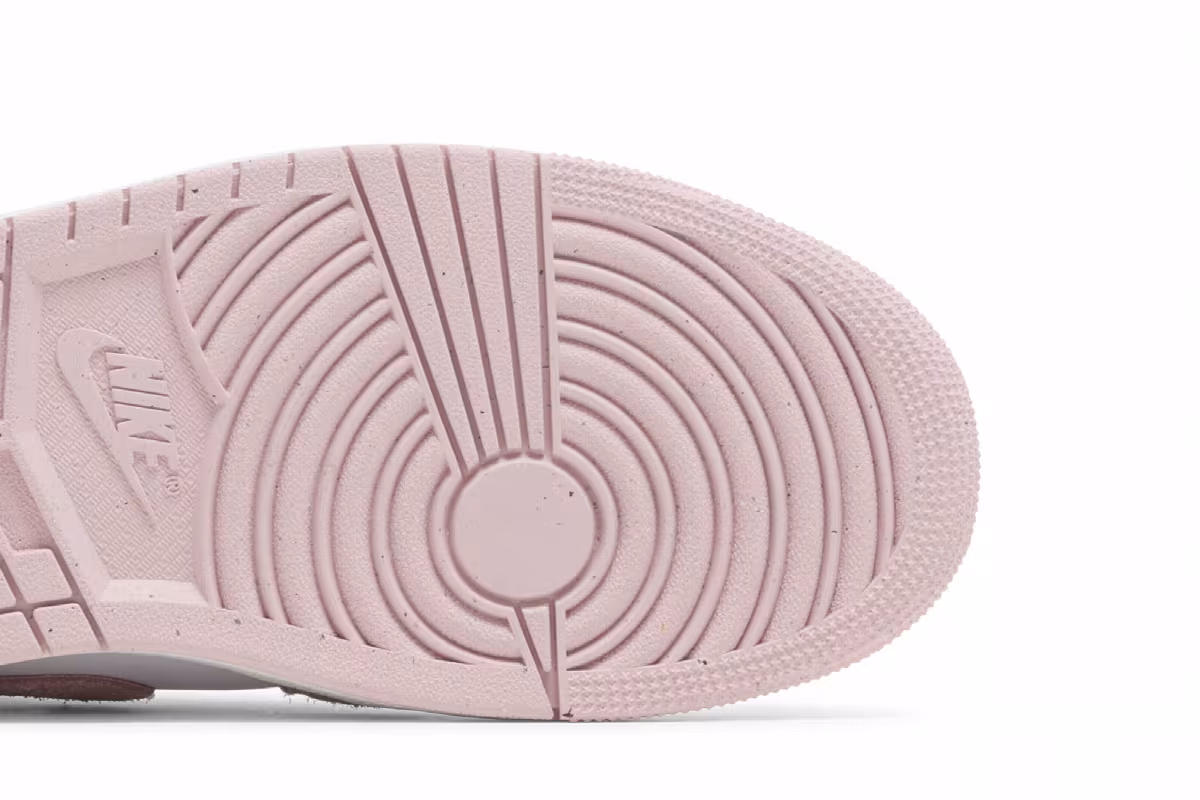 Air Jordan 1 Mid SE Legend Pink, view 6