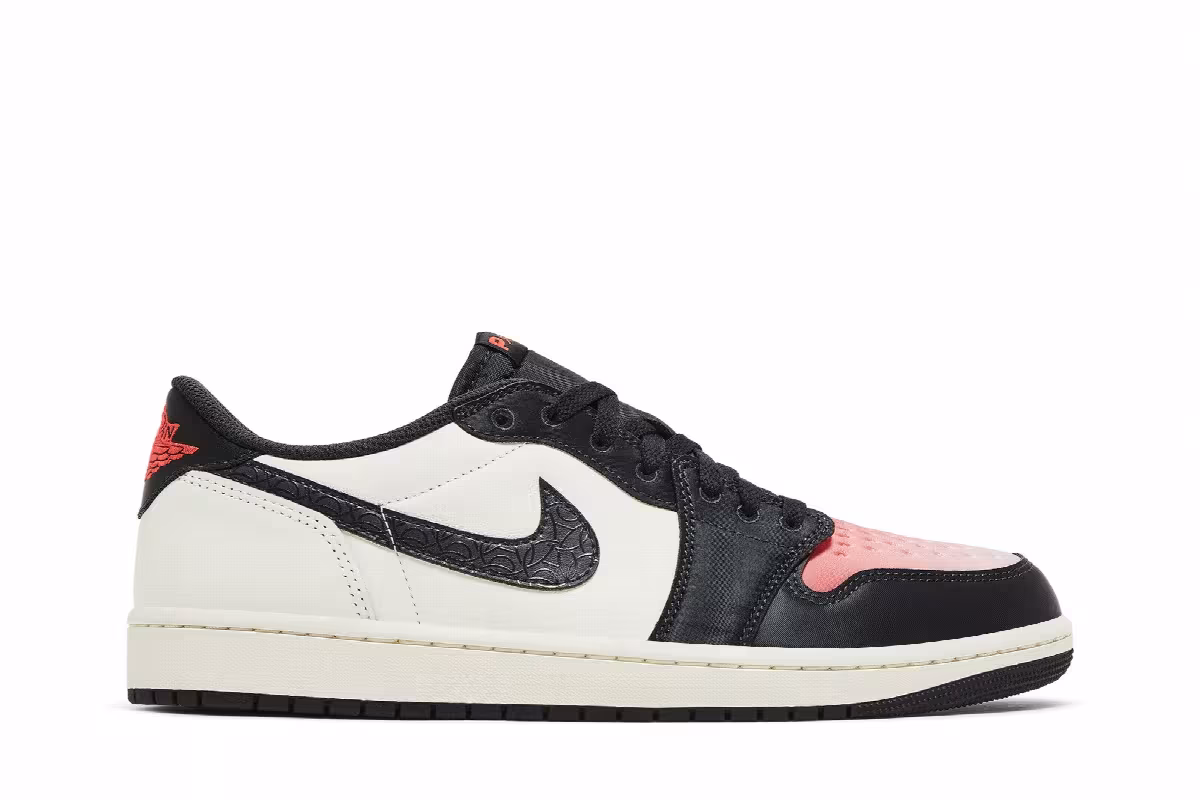 Paris Saint-Germain x Air Jordan 1 Low OG Sail Pink Oxford, view 2