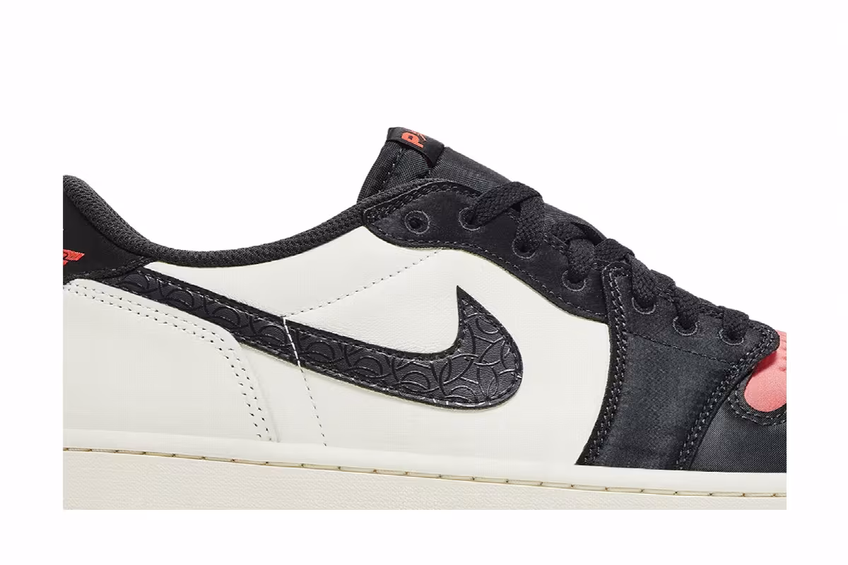 Paris Saint-Germain x Air Jordan 1 Low OG Sail Pink Oxford, view 3