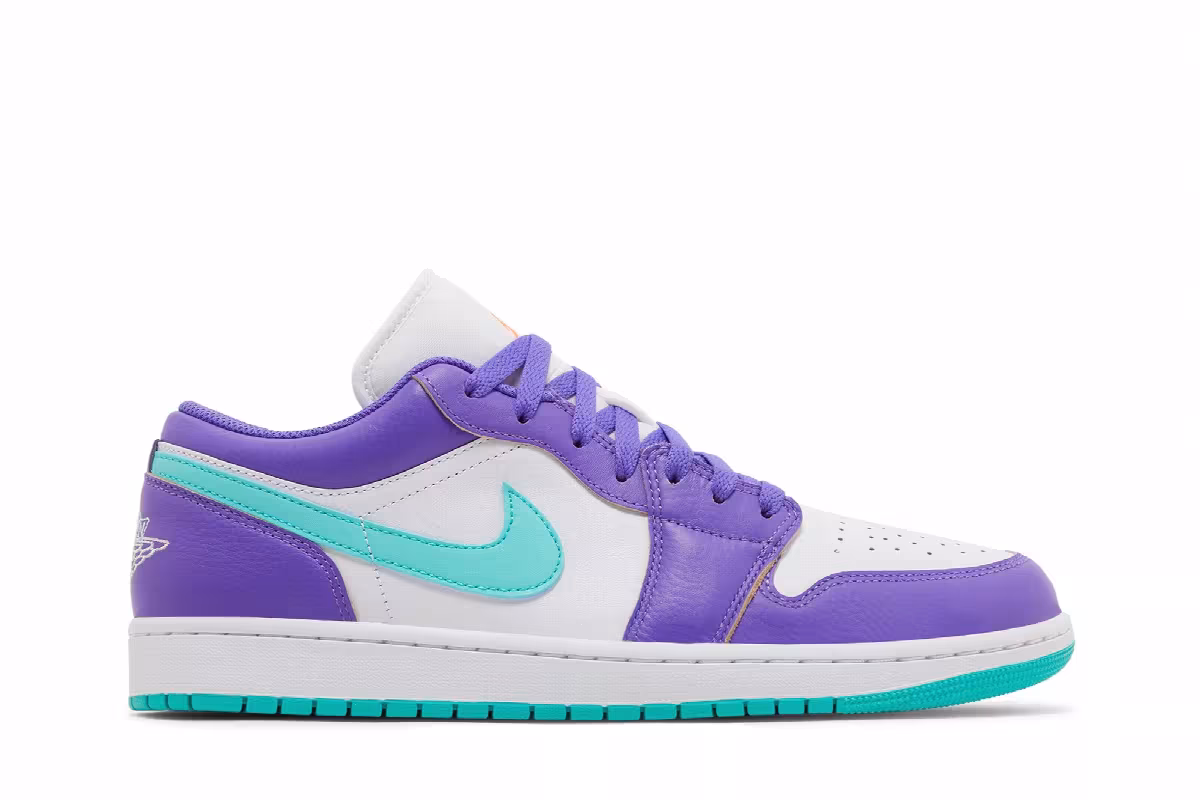 Air Jordan 1 Low Hornets, view 2
