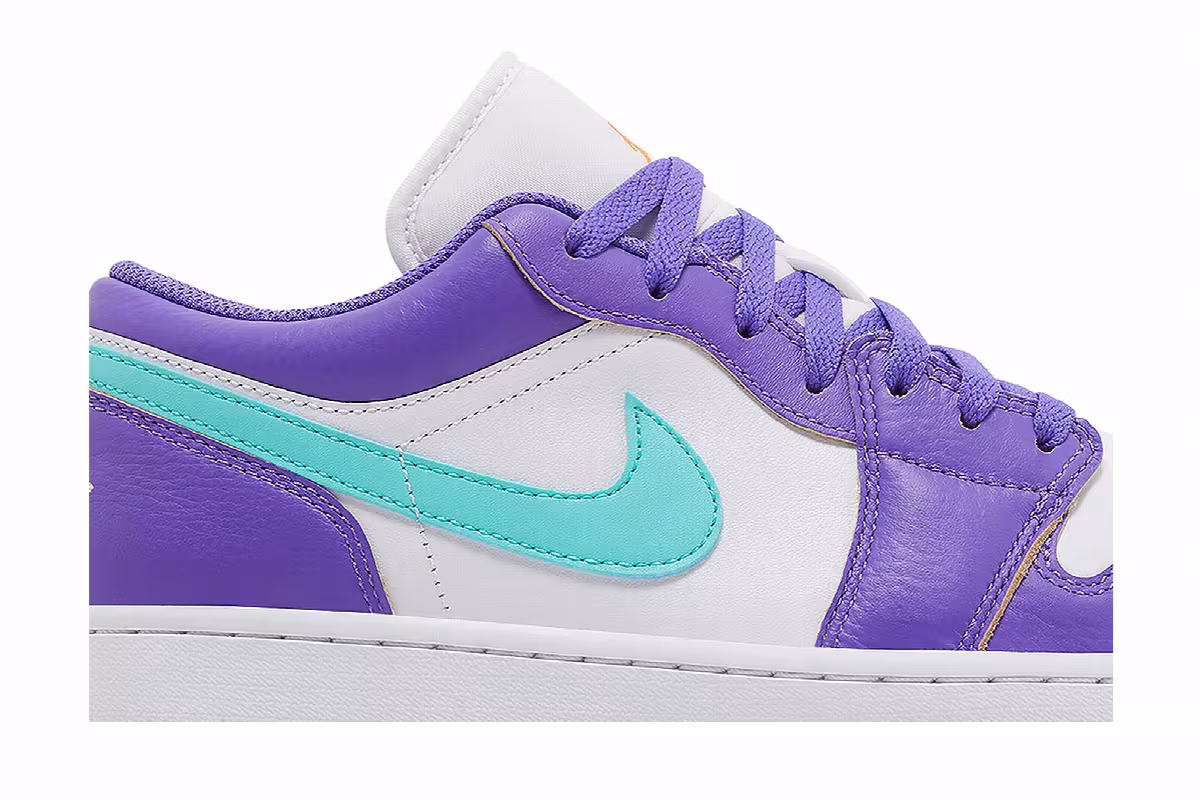 Air Jordan 1 Low Hornets, view 3