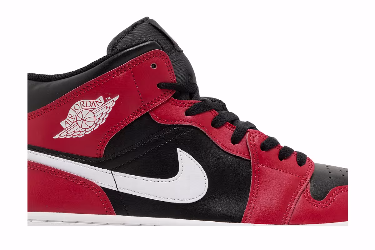 Air Jordan 1 Mid Gym Red Black White, view 3