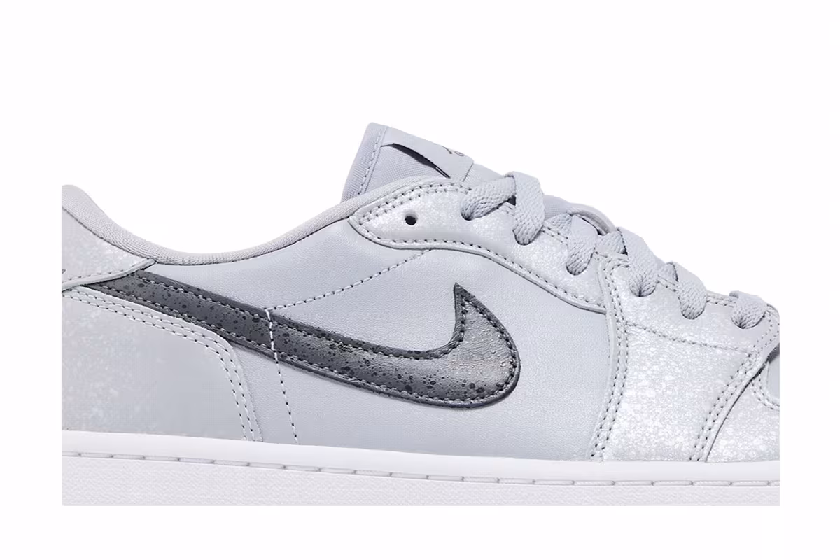 Air Jordan 1 Low Golf Wolf Grey Gum, view 3
