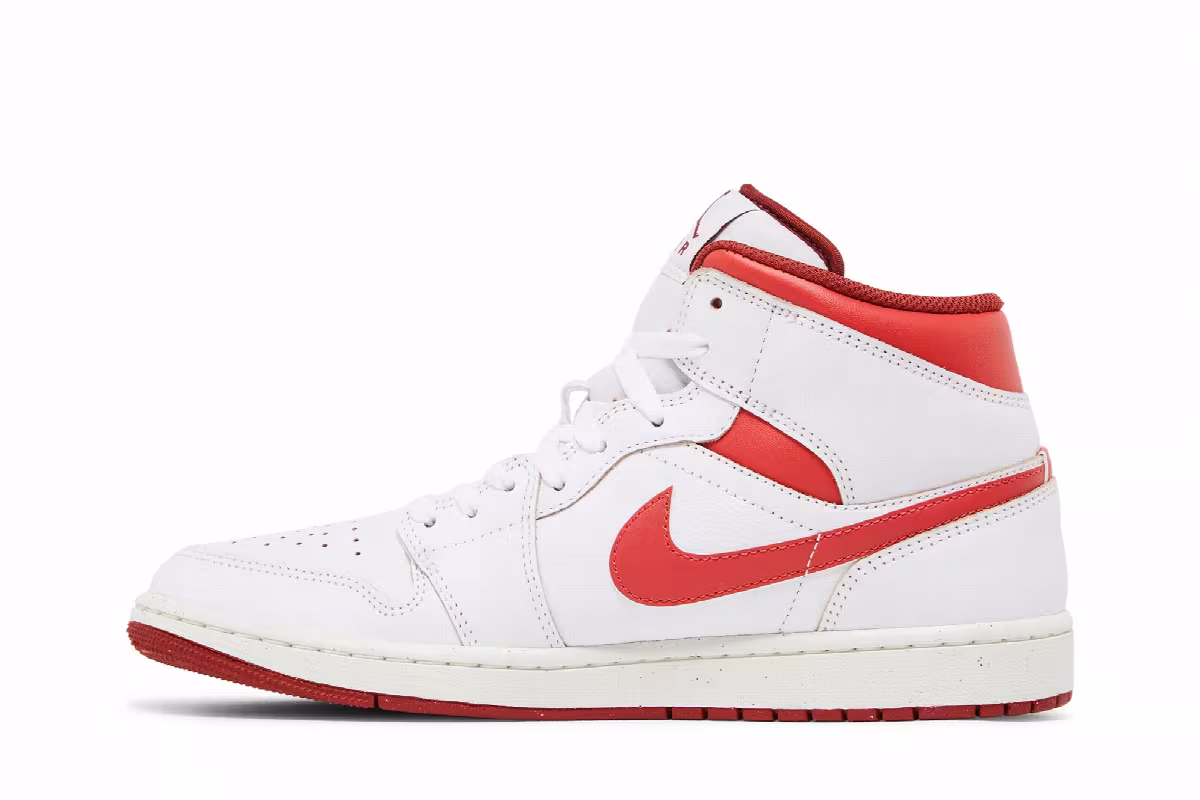 Air Jordan 1 Mid SE White Dune Red, view 4