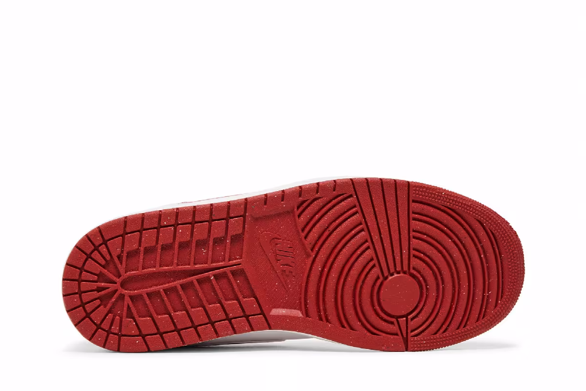 Air Jordan 1 Mid SE White Dune Red, view 5