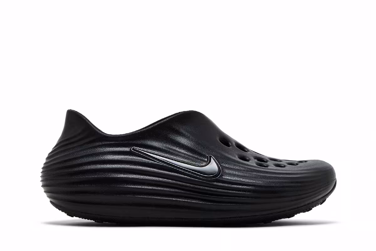 Nike ReactX Rejuven8 GS Triple Black, view 2