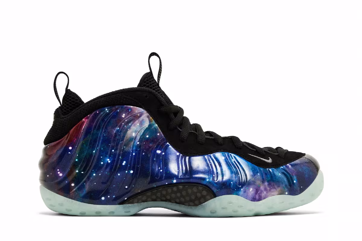 Nike Air Foamposite One Galaxy 2025, view 2