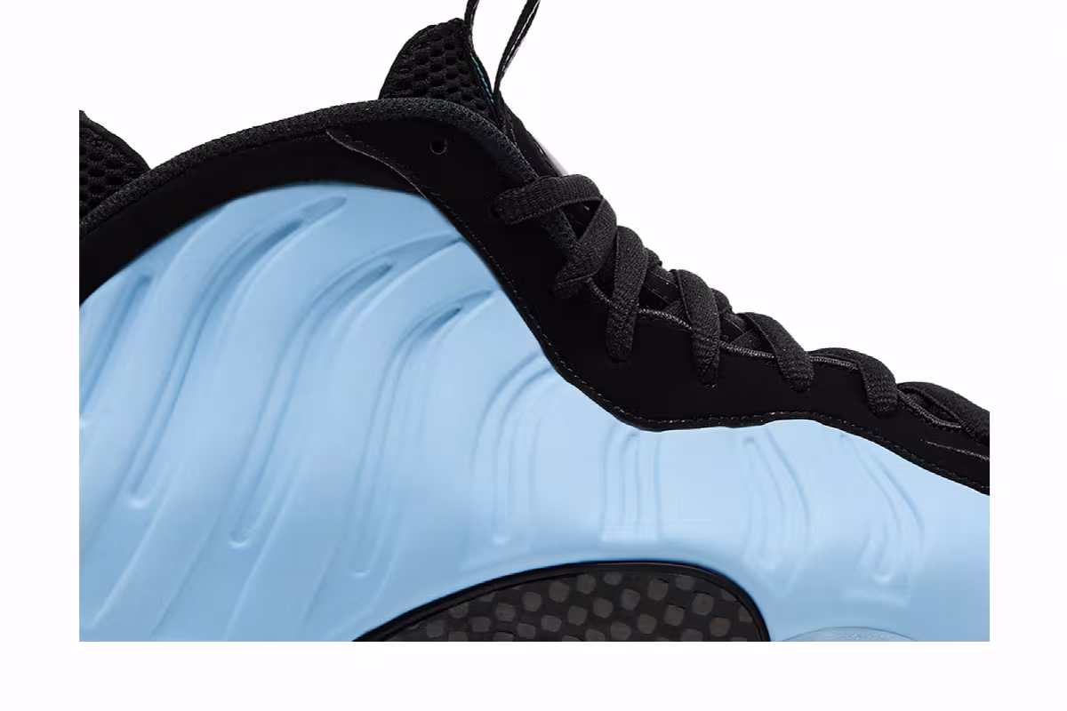 Nike Air Foamposite One Psychic Blue, view 3