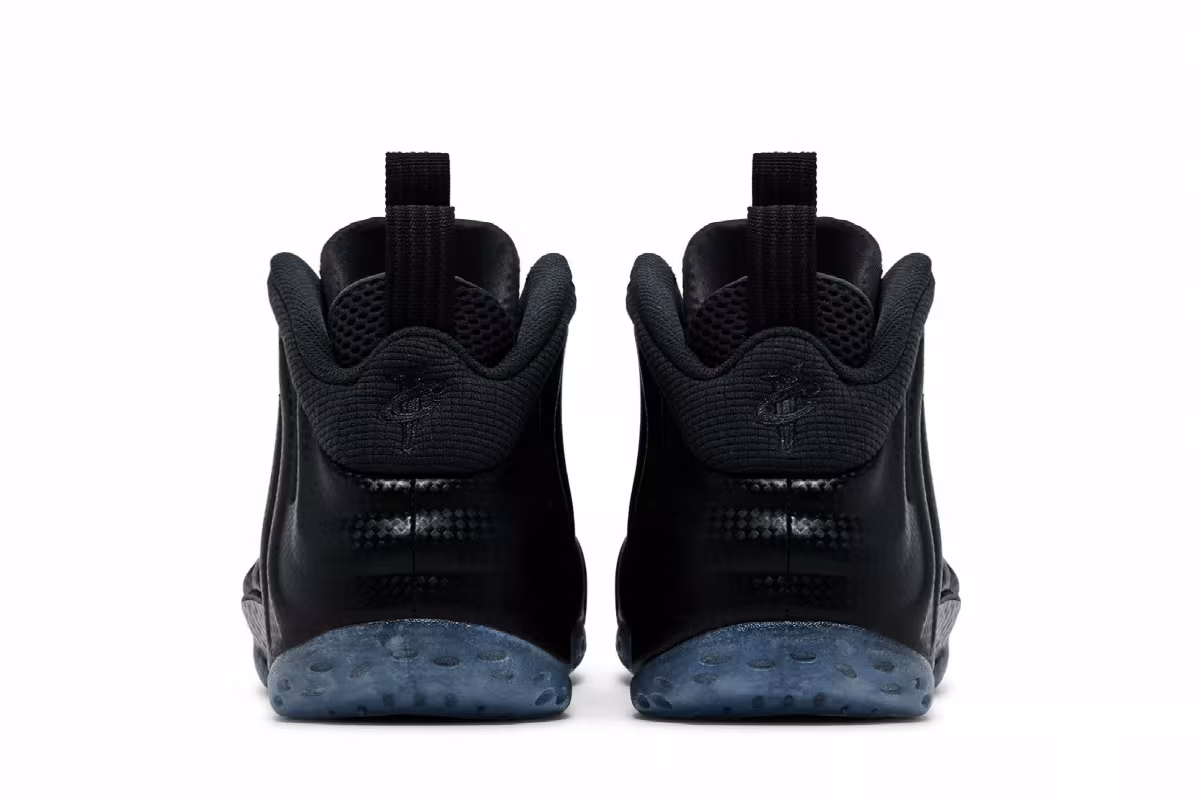 Nike Air Foamposite One Carbon Fiber, view 7
