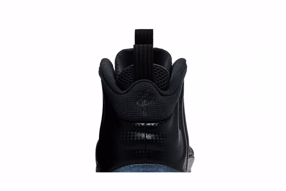 Nike Air Foamposite One Carbon Fiber, view 8