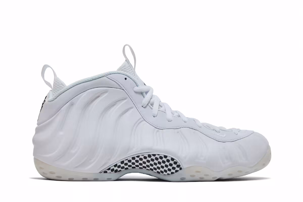 Nike Air Foamposite One Triple White, view 2