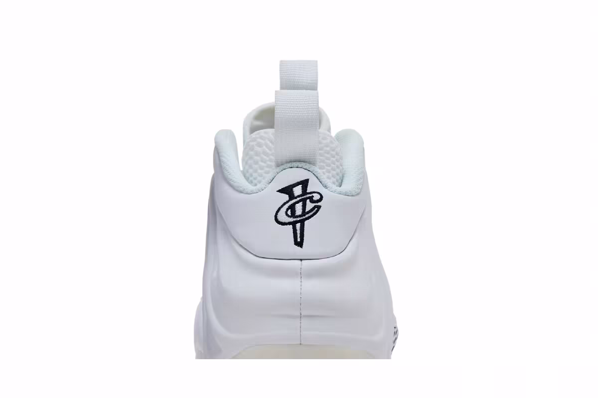 Nike Air Foamposite One Triple White, view 8