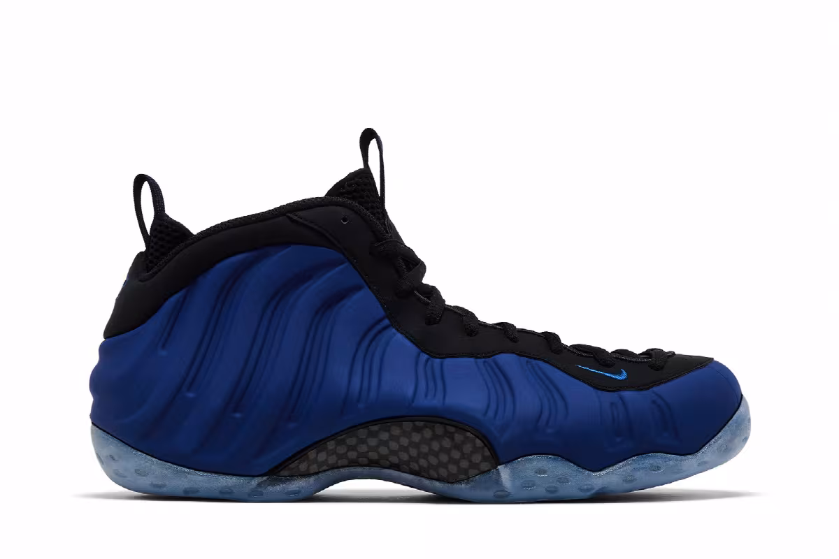 Nike Air Foamposite One Deep Royal, view 2