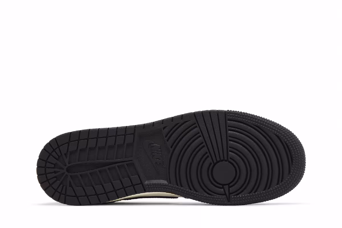 Air Jordan 1 Low OG GS Mocha, view 5