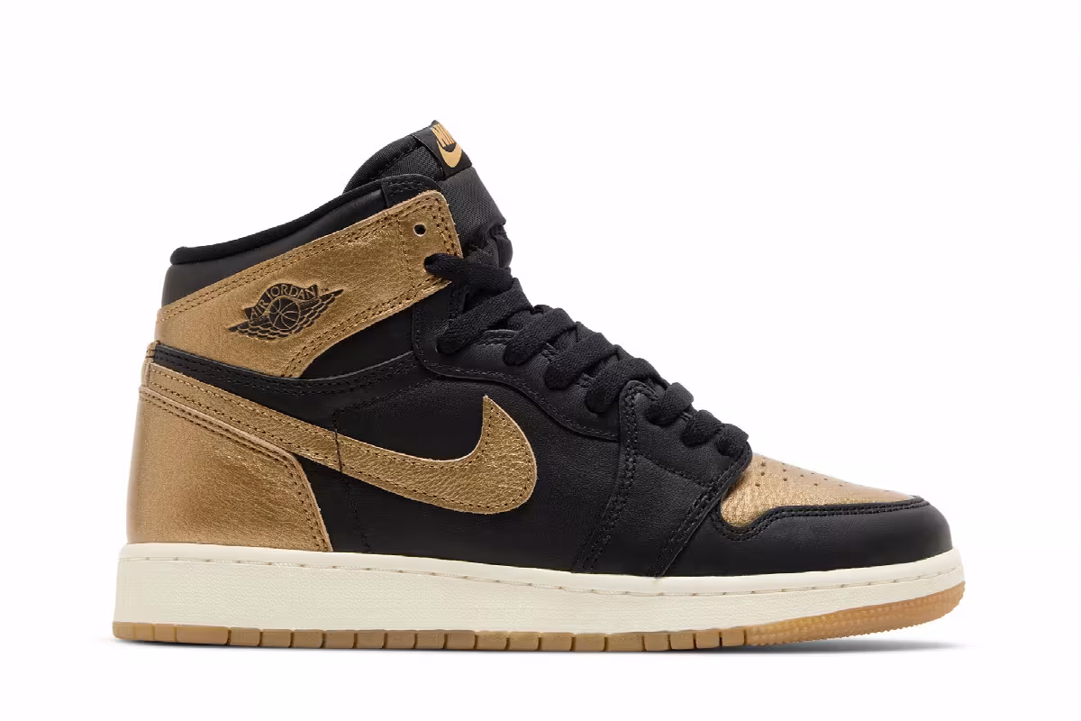 Air Jordan 1 High OG GS Black Gold, view 2
