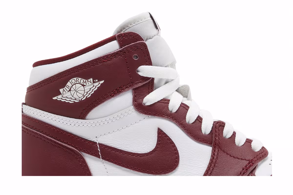 Air Jordan 1 High OG GS Artisanal Red, view 3