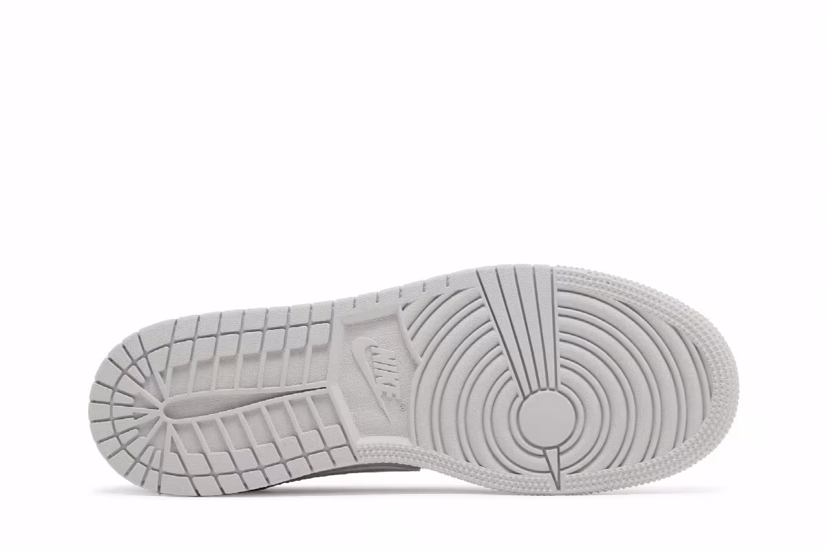 Air Jordan 1 Low OG GS Metallic Silver, view 5