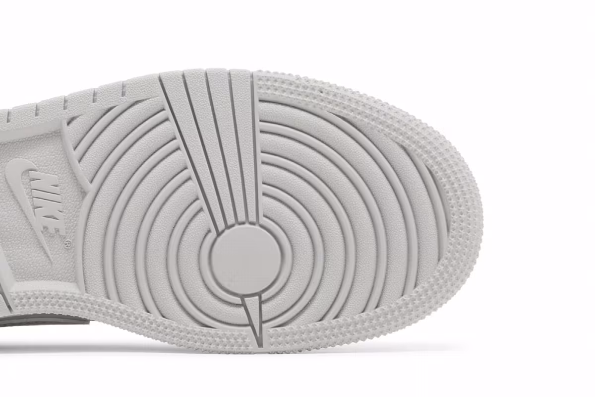 Air Jordan 1 Low OG GS Metallic Silver, view 6