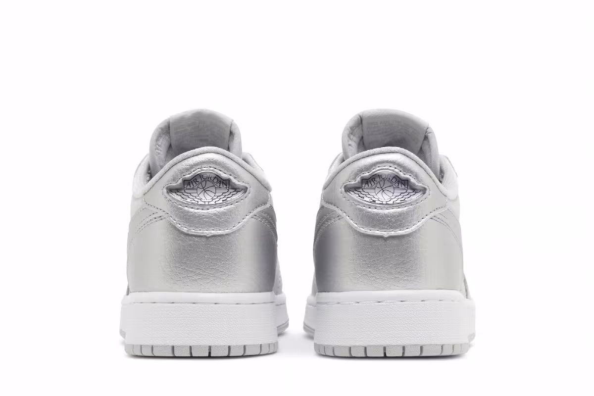 Air Jordan 1 Low OG GS Metallic Silver, view 7