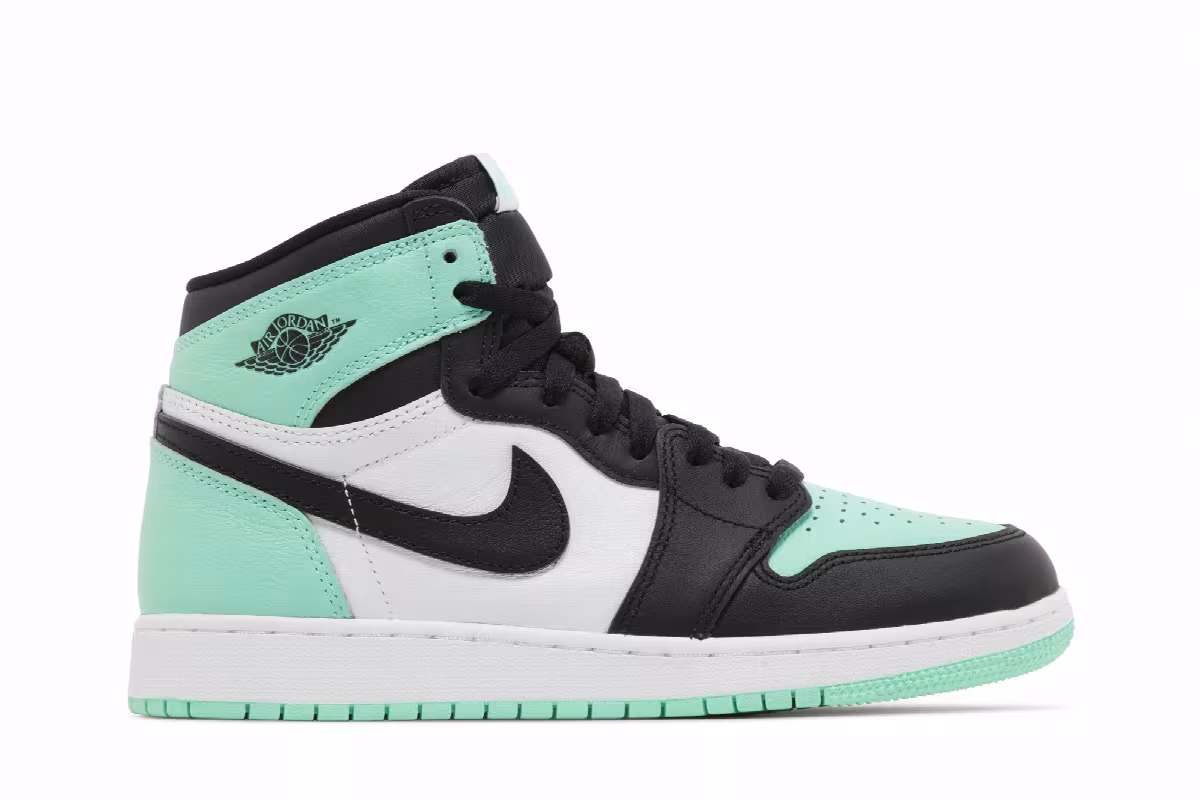 Air Jordan 1 High OG GS Green Glow, view 2