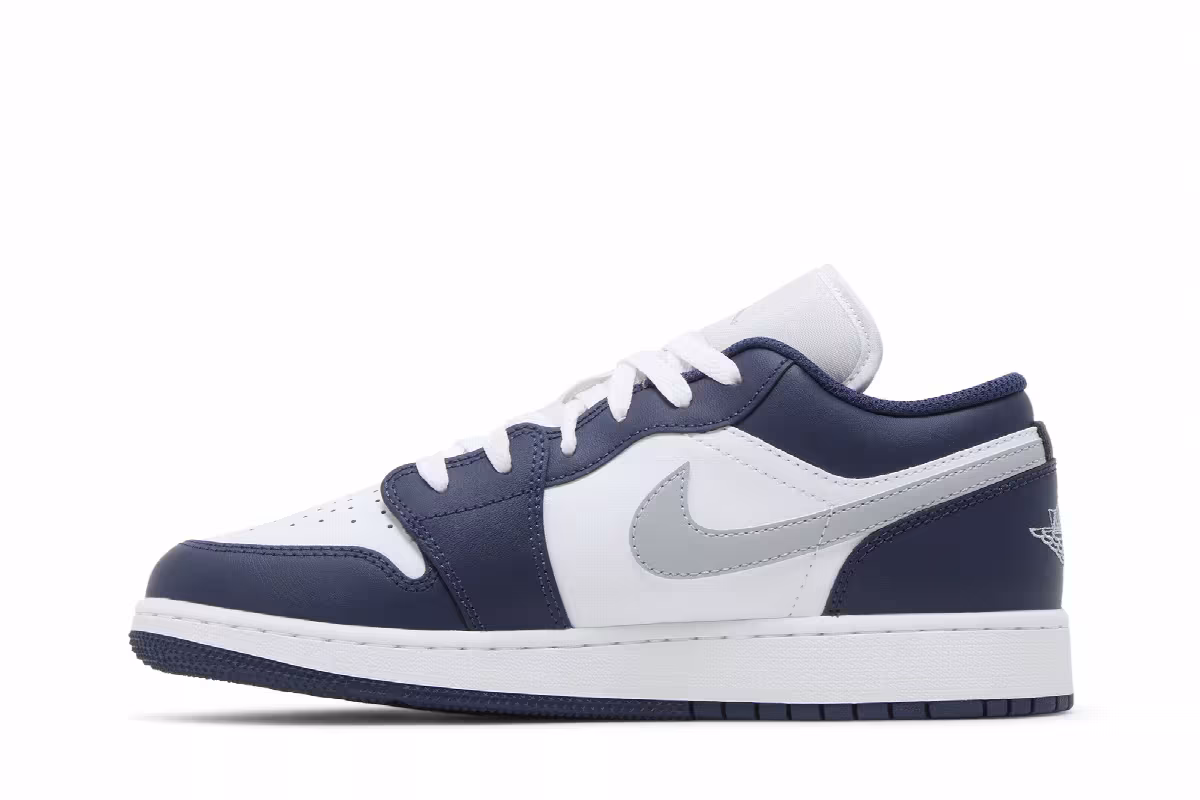 Air Jordan 1 Low GS Midnight Navy Wolf Grey, view 4
