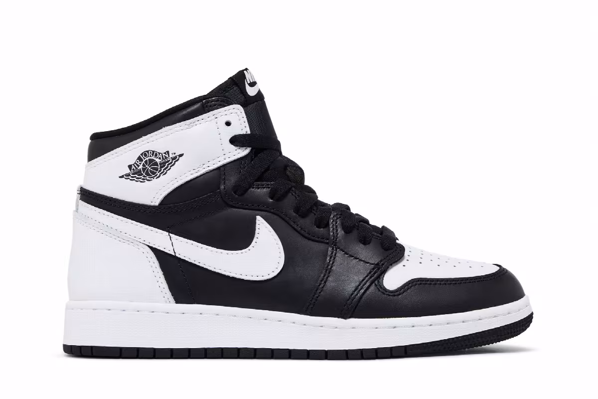 Air Jordan 1 High OG GS Black White 2.0, view 2