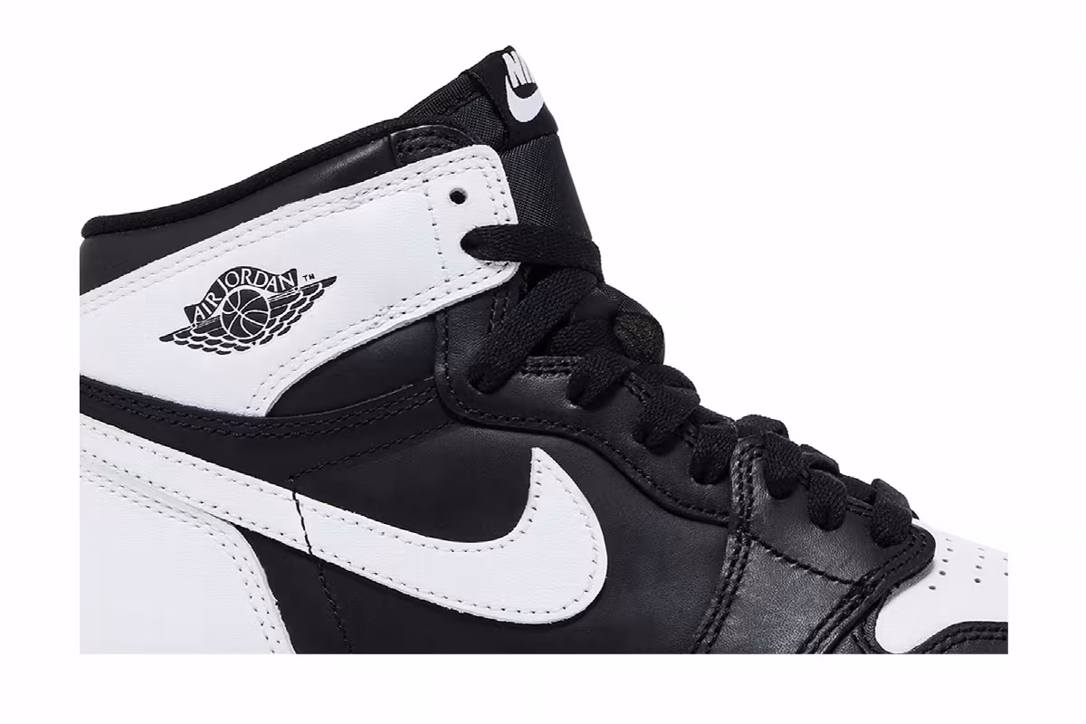 Air Jordan 1 High OG GS Black White 2.0, view 3