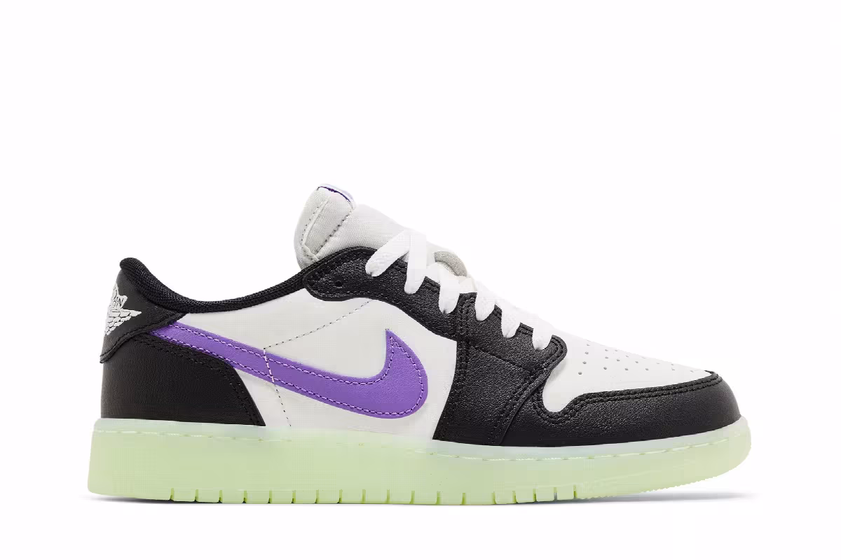 Air Jordan 1 Low OG GS Black Raspberry, view 2