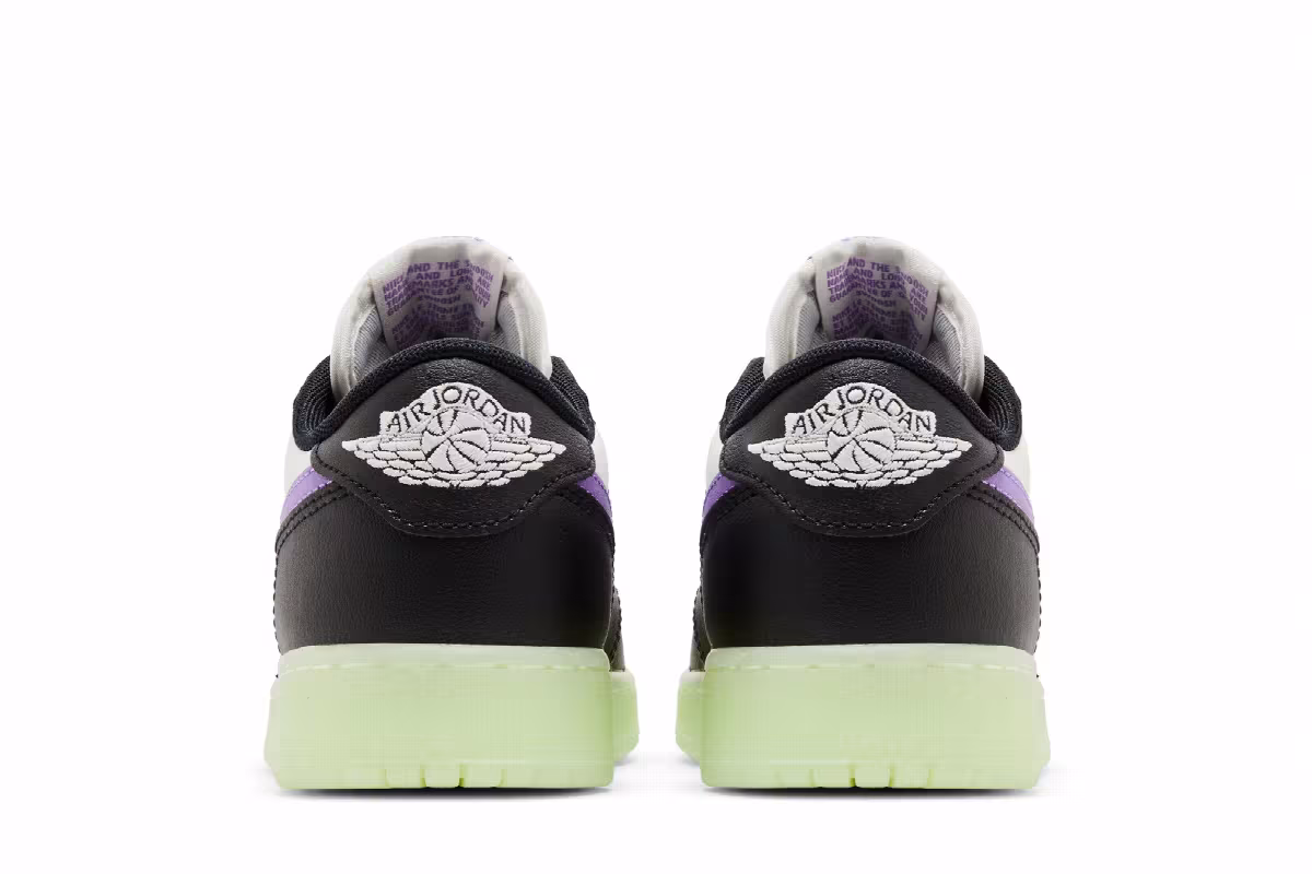 Air Jordan 1 Low OG GS Black Raspberry, view 7
