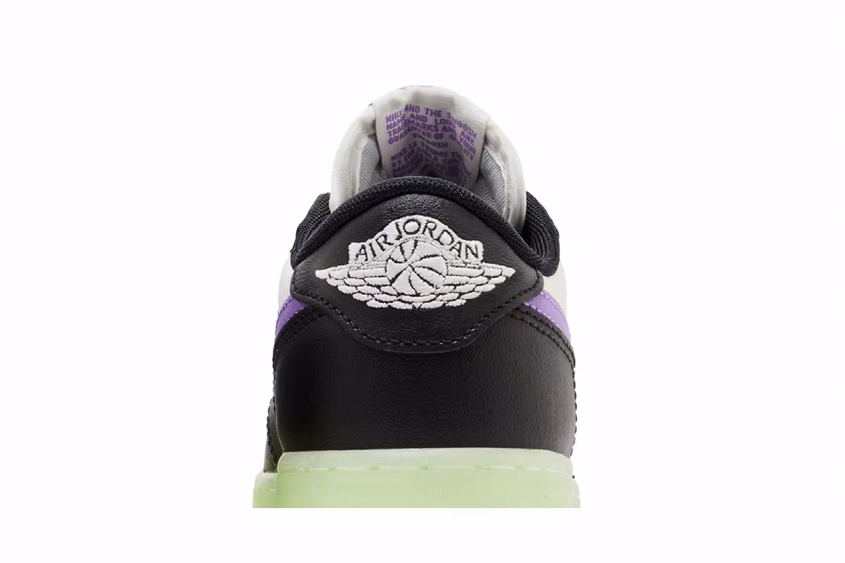 Air Jordan 1 Low OG GS Black Raspberry, view 8