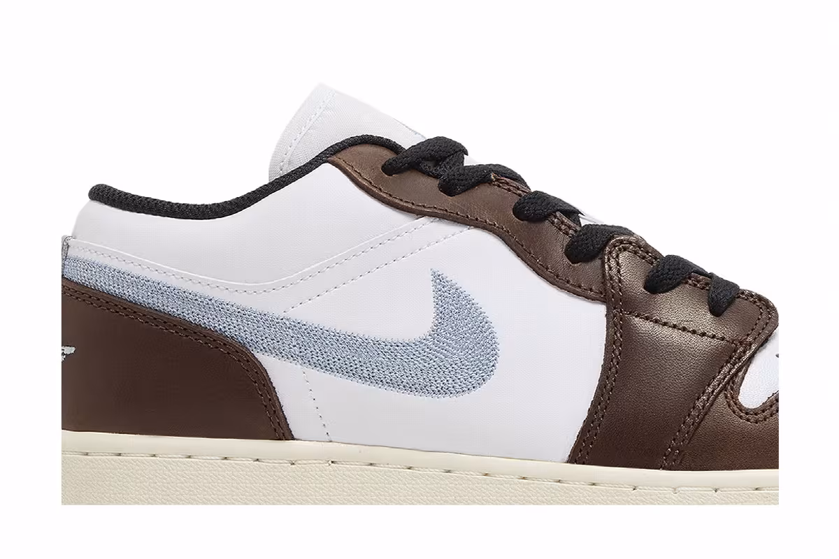 Air Jordan 1 Low SE GS Mocha Blue Grey, view 3