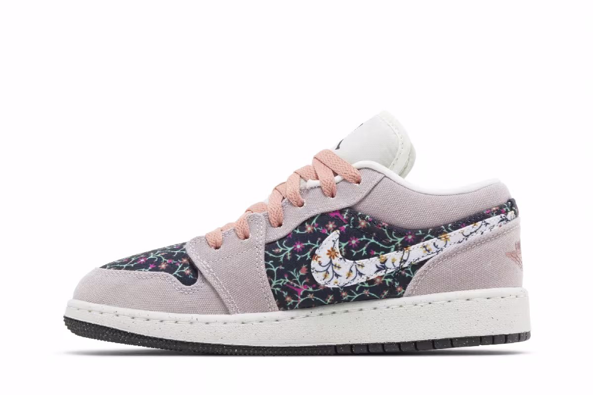 Air Jordan 1 Low SE GS Floral, view 4