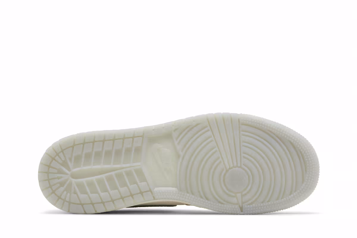 Air Jordan 1 Low OG GS Year of the Dragon, view 5