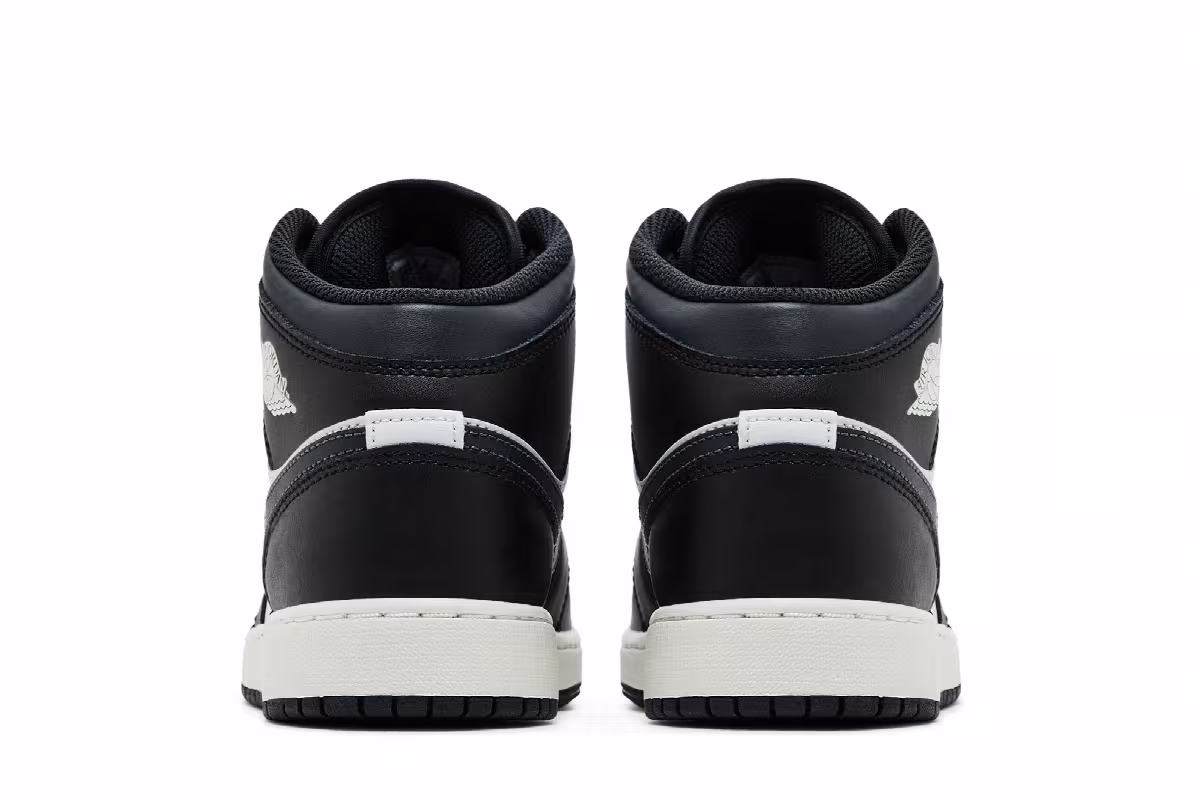 Air Jordan 1 Mid GS Black Off Noir, view 7