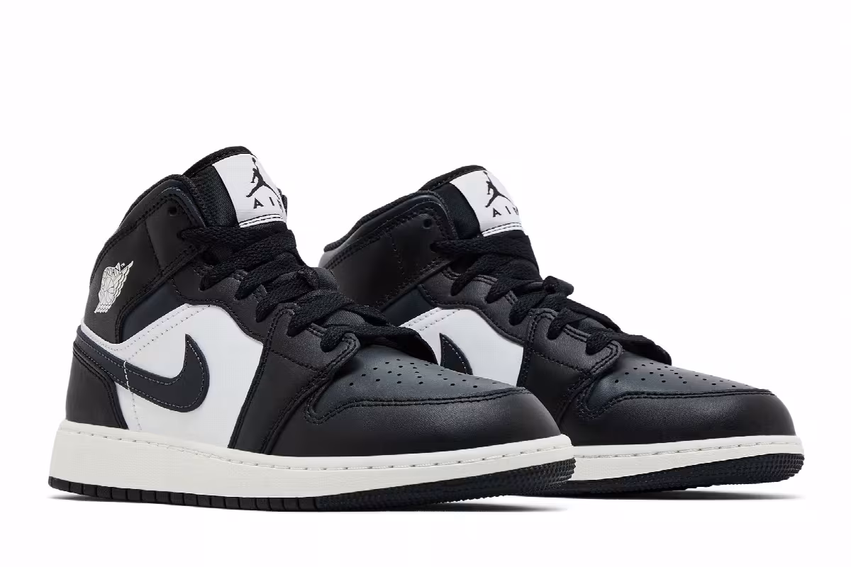Air Jordan 1 Mid GS Black Off Noir, view 9