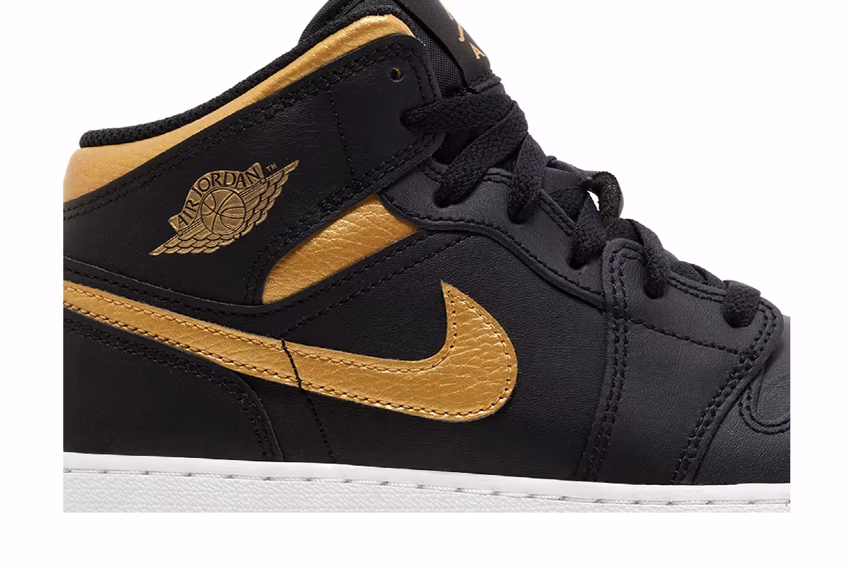 Air Jordan 1 Mid GS Black Metallic Gold, view 3