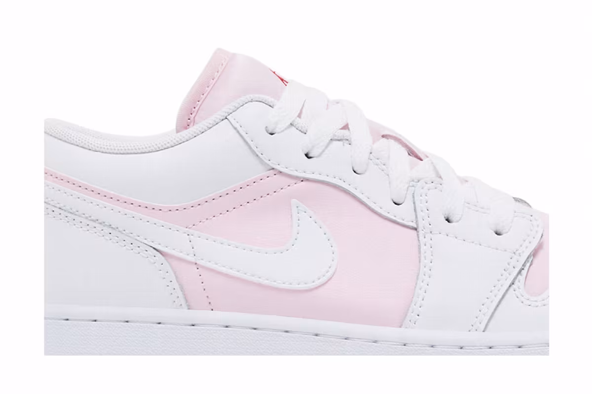 Air Jordan 1 Low GS Pink Foam, view 3