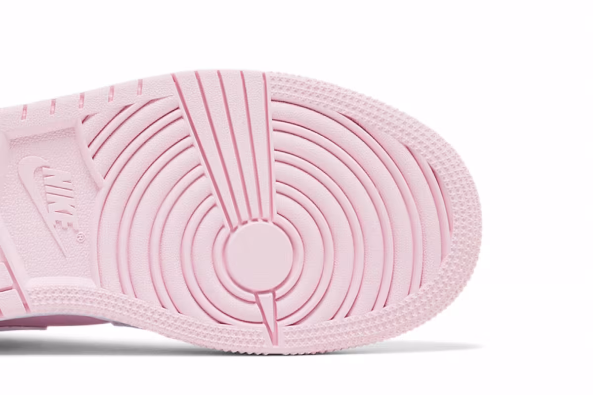 Air Jordan 1 Low GS Pink Foam, view 6