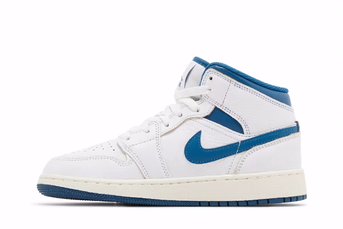 Air Jordan 1 Mid SE GS Industrial Blue, view 4
